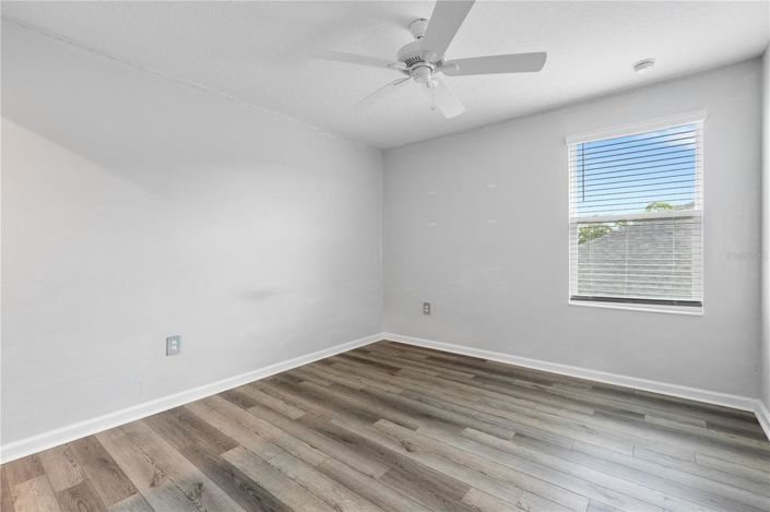 Image No.33-5 Bed House for sale