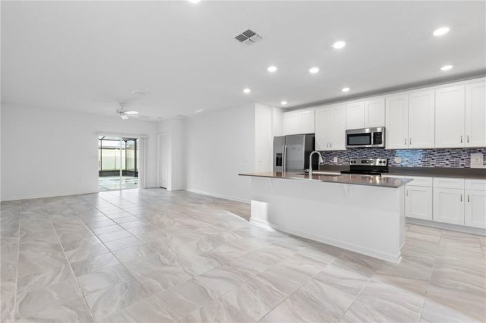 Image No.6-5 Bed House for sale