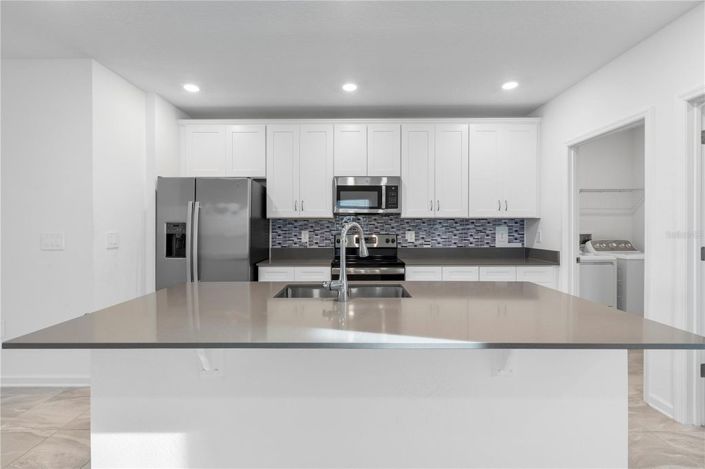 Image No.8-5 Bed House for sale