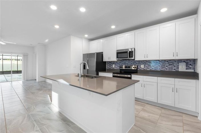 Image No.9-5 Bed House for sale