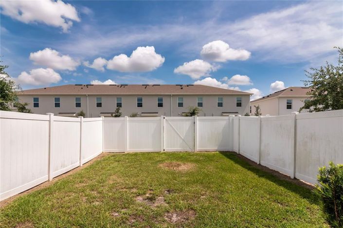 Image No.26-3 Bed Townhouse for sale