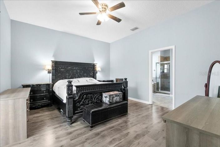 Image No.14-6 Bed House for sale