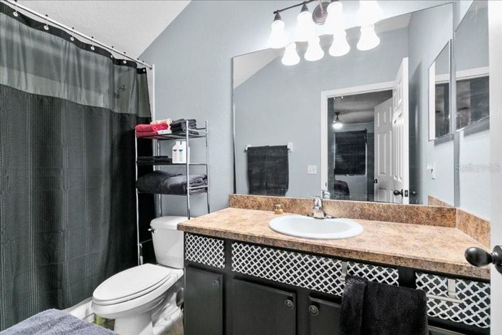 Image No.24-6 Bed House for sale