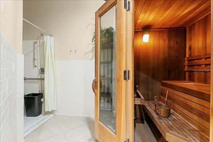 Image No.33-6 Bed House for sale