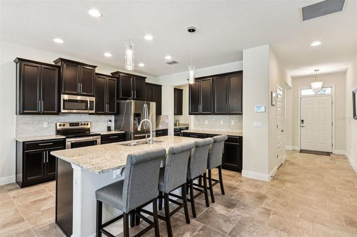 Image No.12-5 Bed House for sale