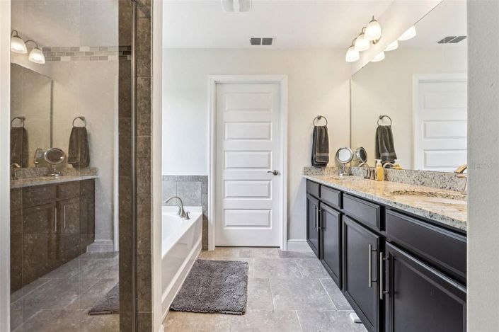 Image No.29-5 Bed House for sale