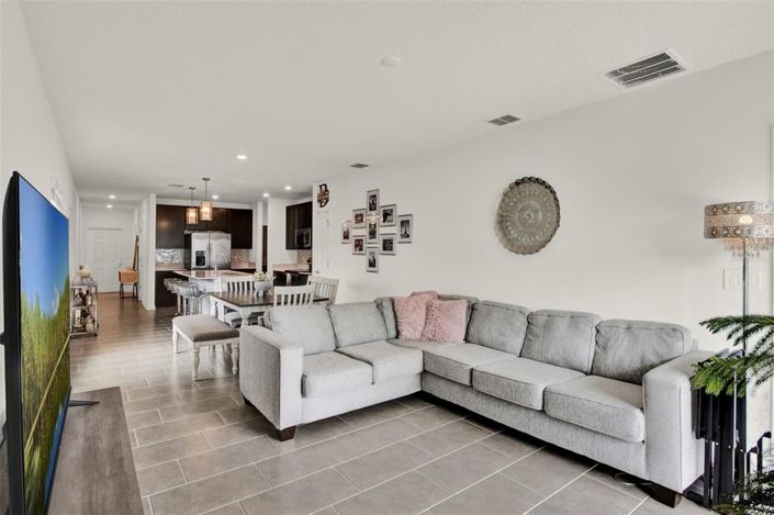 Image No.11-3 Bed House for sale