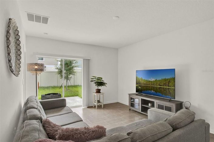 Image No.10-3 Bed House for sale