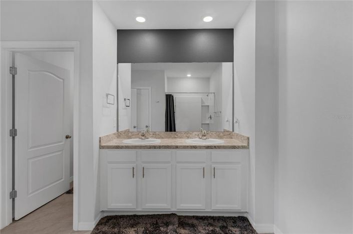 Image No.36-5 Bed House for sale