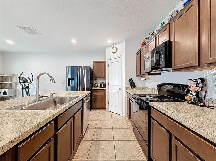 Image No.6-4 Bed House for sale