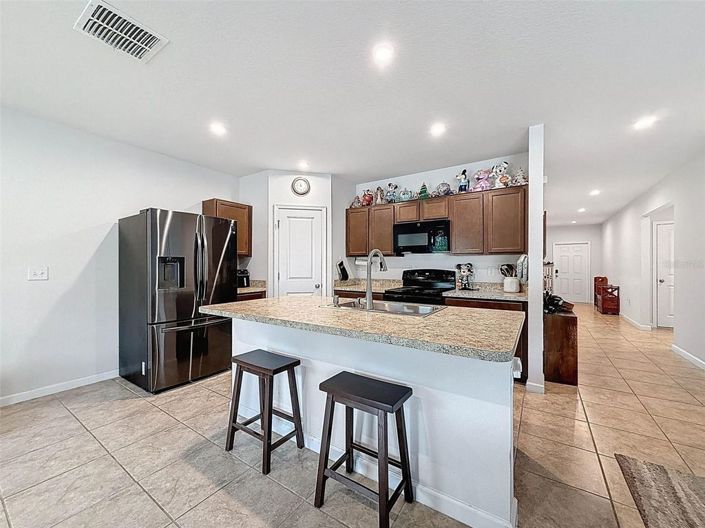 Image No.8-4 Bed House for sale