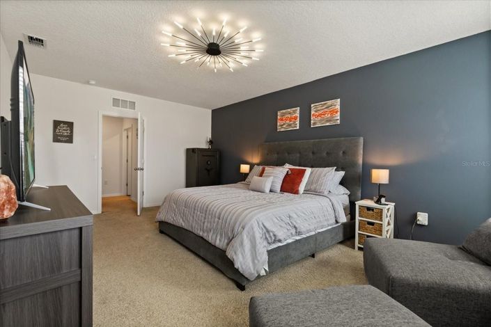 Image No.17-5 Bed House for sale