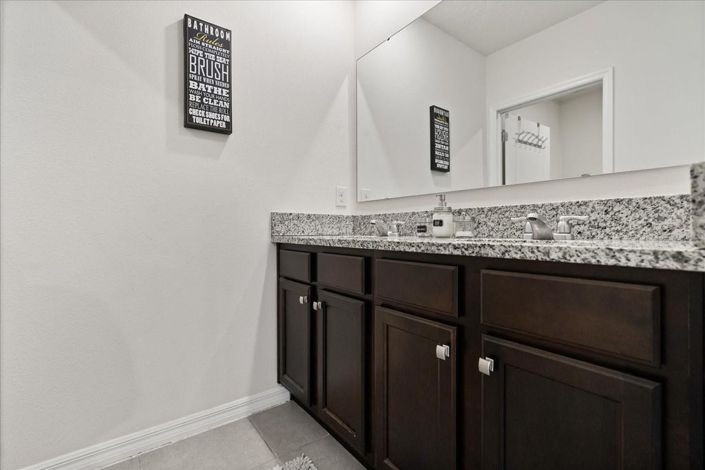 Image No.27-5 Bed House for sale