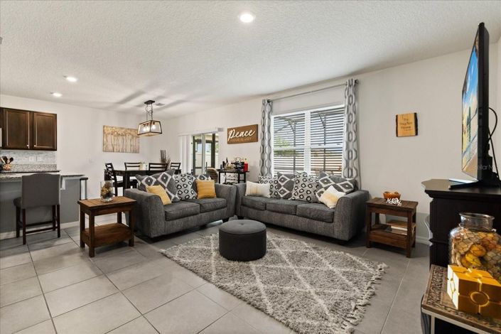 Image No.5-5 Bed House for sale