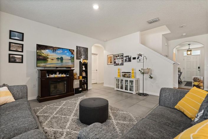 Image No.6-5 Bed House for sale