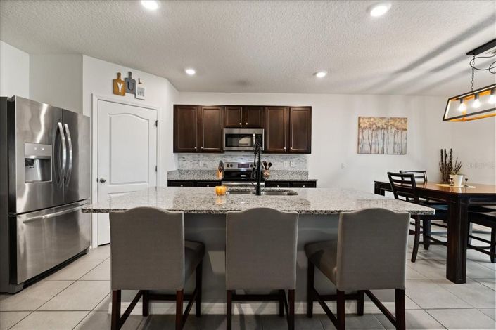 Image No.7-5 Bed House for sale