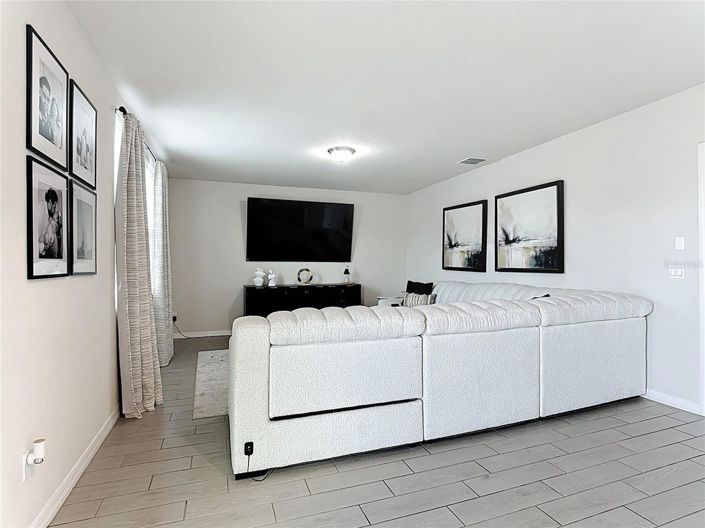 Image No.12-4 Bed House for sale