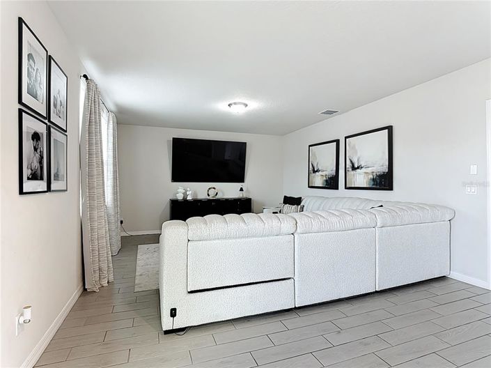 Image No.11-4 Bed House for sale