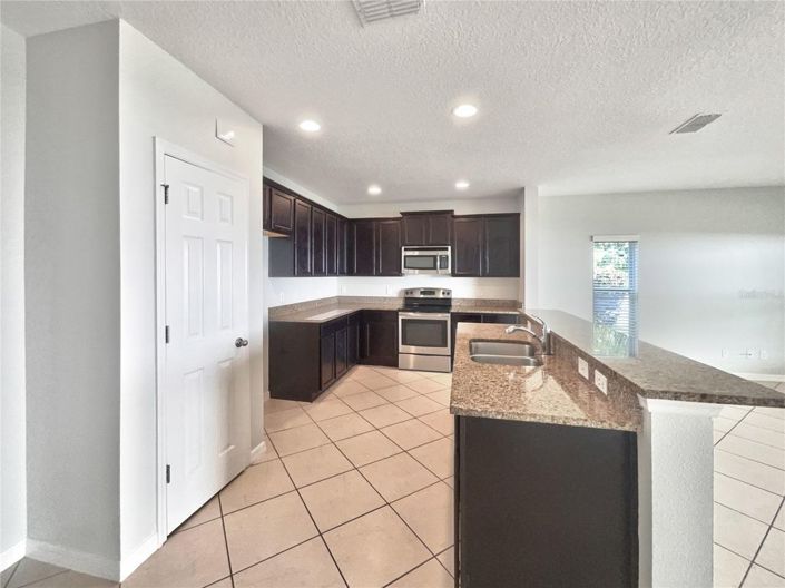 Image No.14-4 Bed House for sale