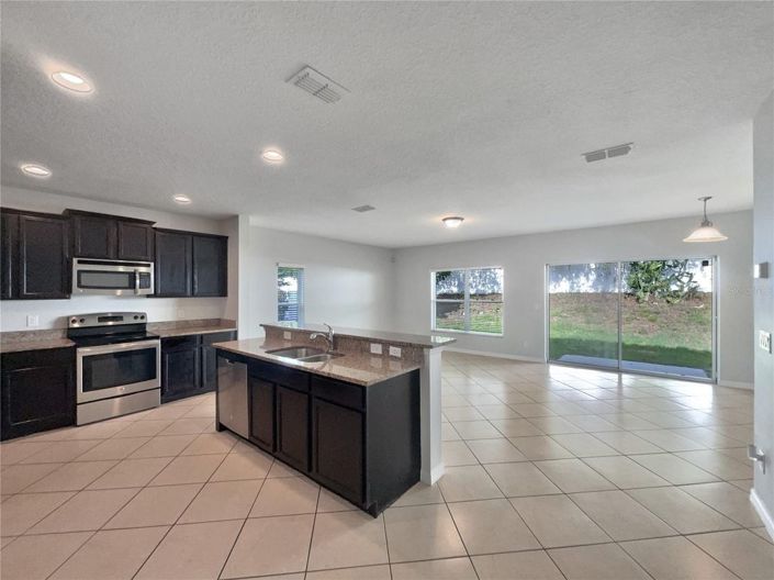 Image No.15-4 Bed House for sale