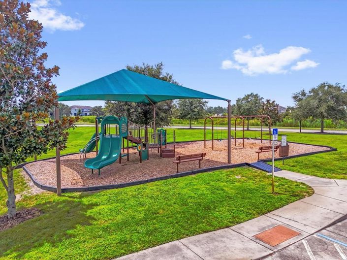 Image No.17-4 Bed Townhouse for sale