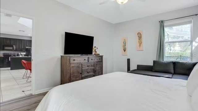 Image No.17-6 Bed House for sale