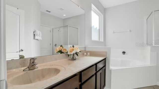 Image No.20-6 Bed House for sale