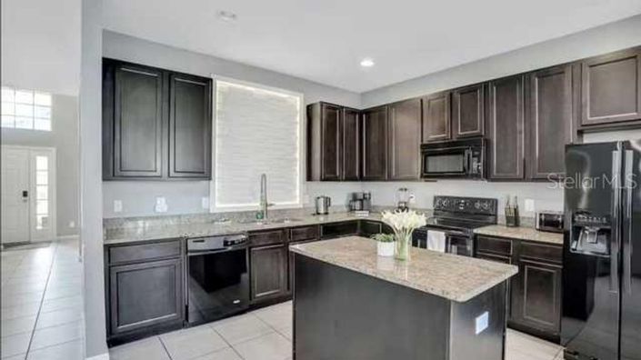 Image No.5-6 Bed House for sale