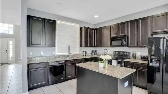 Image No.4-6 Bed House for sale