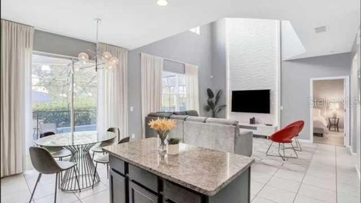 Image No.6-6 Bed House for sale