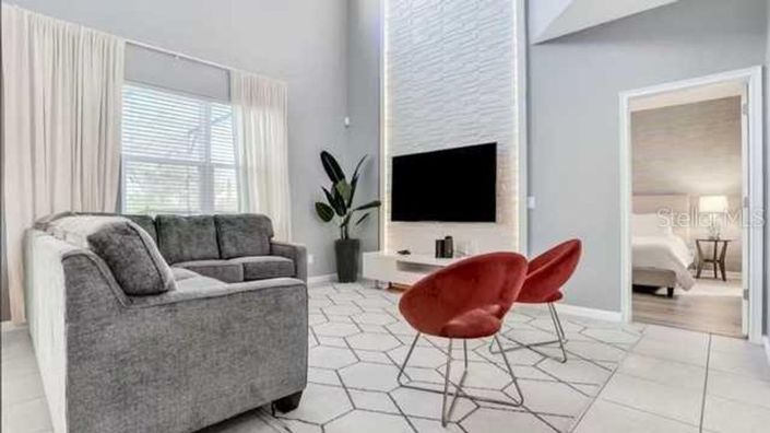 Image No.7-6 Bed House for sale