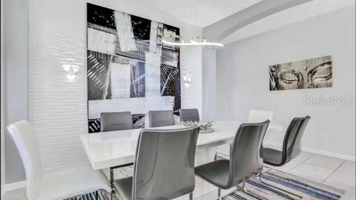 Image No.9-6 Bed House for sale