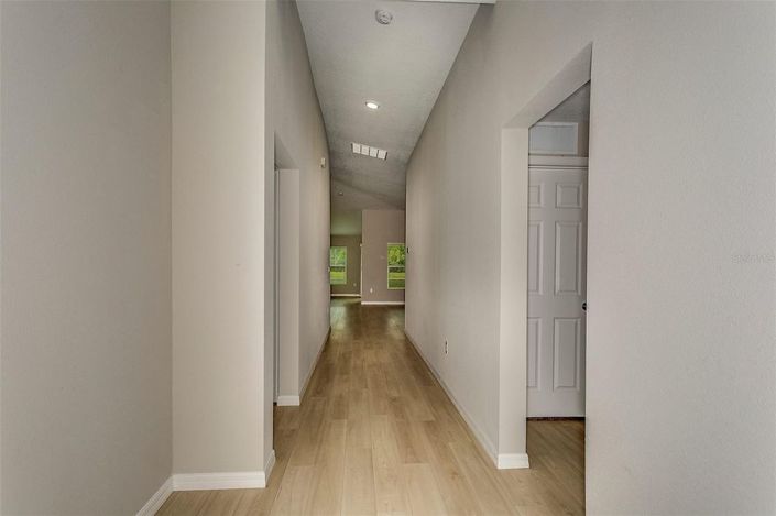 Image No.13-4 Bed House for sale