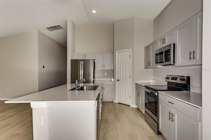 Image No.6-4 Bed House for sale