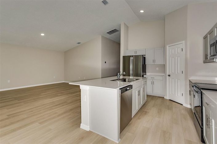 Image No.9-4 Bed House for sale