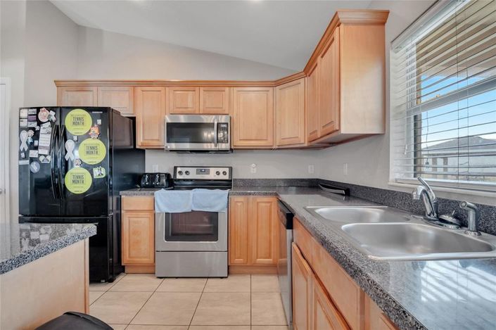 Image No.8-3 Bed House for sale