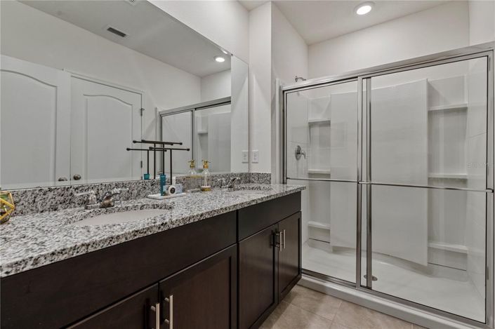 Image No.13-6 Bed House for sale