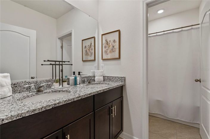 Image No.15-6 Bed House for sale