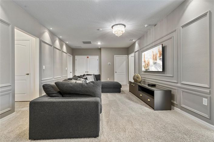 Image No.21-6 Bed House for sale