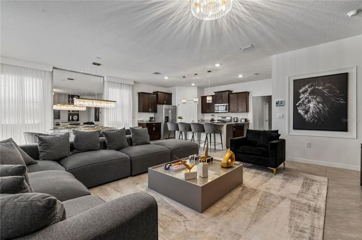 Image No.38-6 Bed House for sale