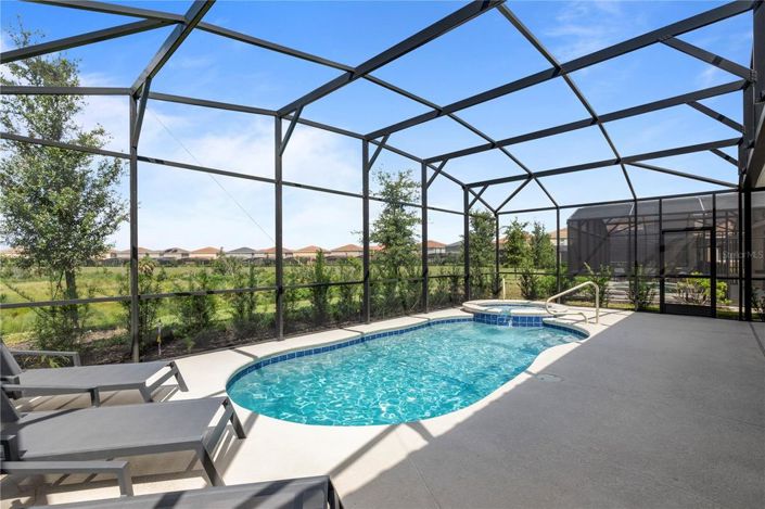 Image No.6-6 Bed House for sale