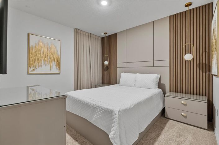 Image No.9-6 Bed House for sale