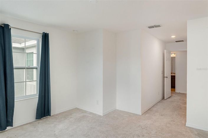 Image No.20-4 Bed Townhouse for sale