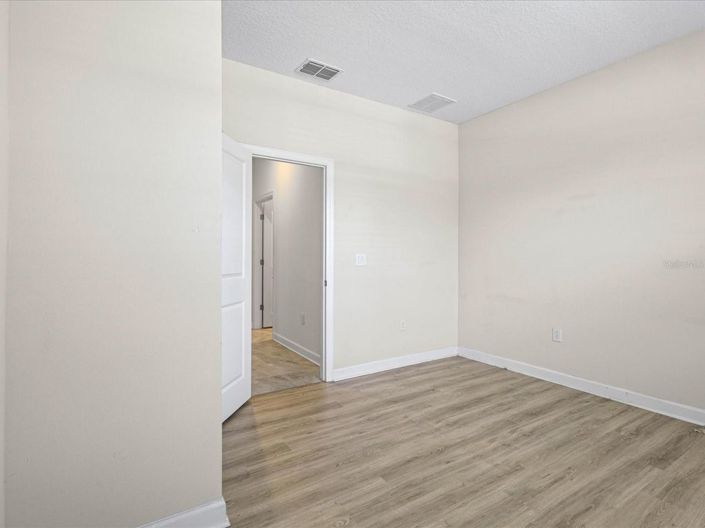 Image No.16-4 Bed House for sale