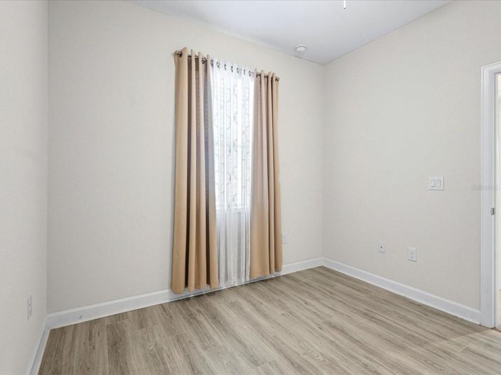 Image No.19-4 Bed House for sale