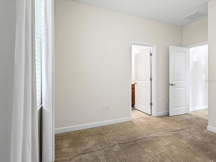 Image No.25-4 Bed House for sale