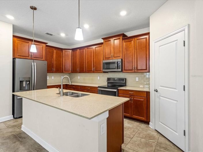 Image No.10-4 Bed House for sale