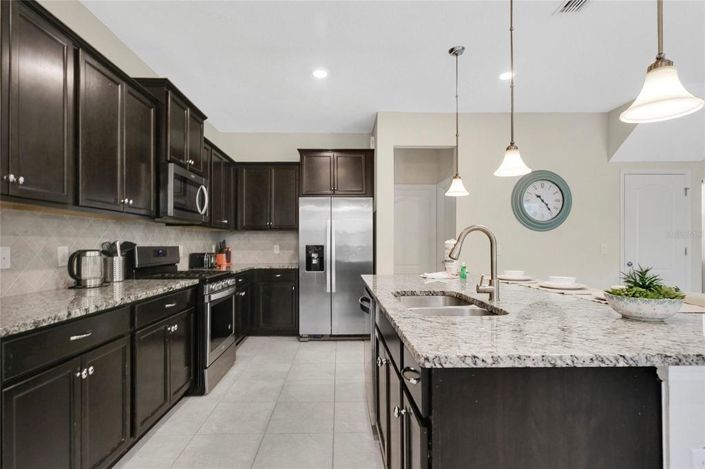 Image No.13-5 Bed House for sale