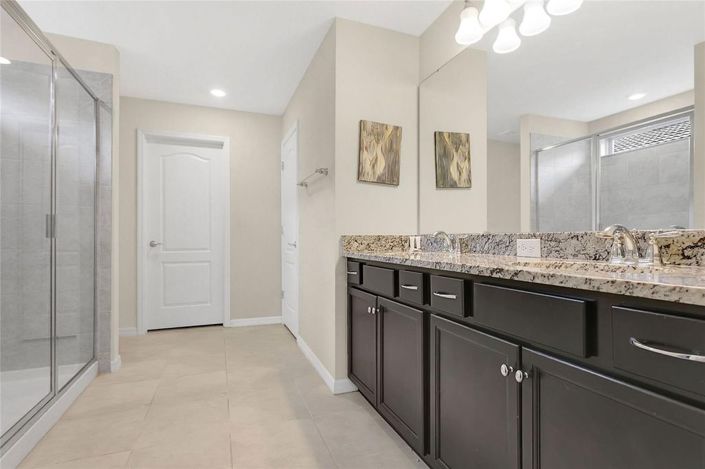 Image No.19-5 Bed House for sale