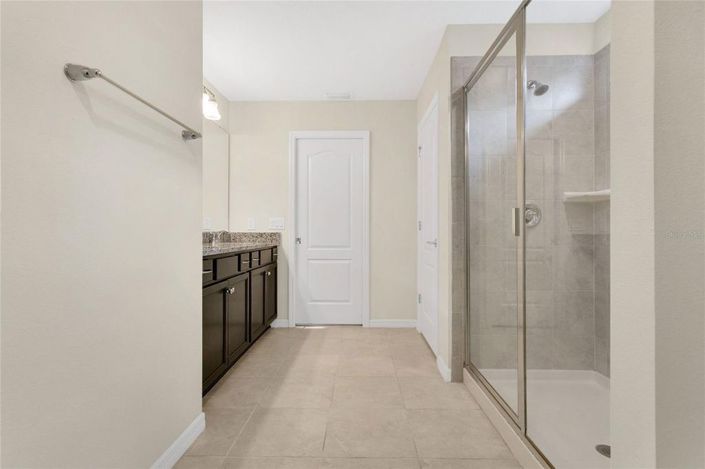 Image No.20-5 Bed House for sale